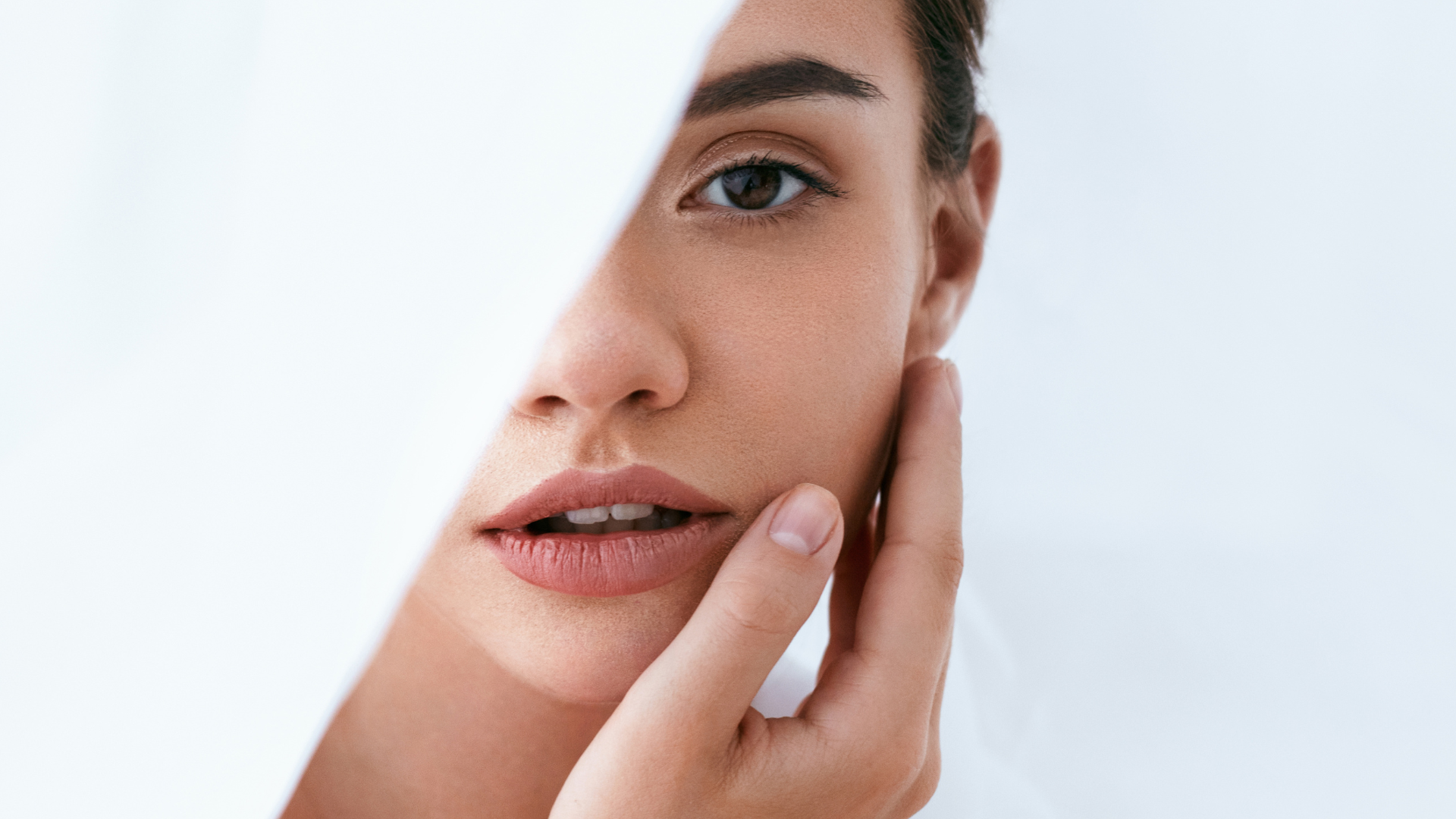Top Benefits of Jojoba Oil For Radiant Skin
