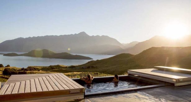 looking to travel to a sustainable retreat - this one in New Zealand is amazing.