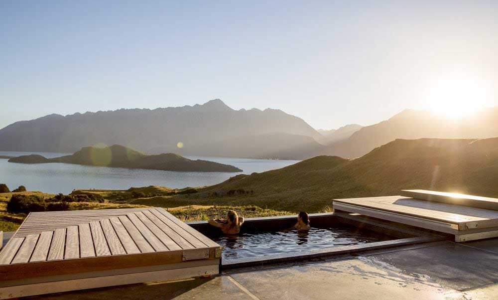 looking to travel to a sustainable retreat - this one in New Zealand is amazing.